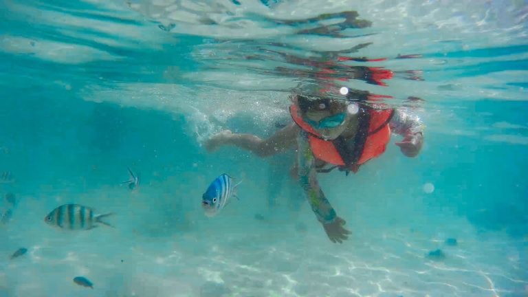 2 and 4 year old sisters Snorkeling in Perhentian Islands