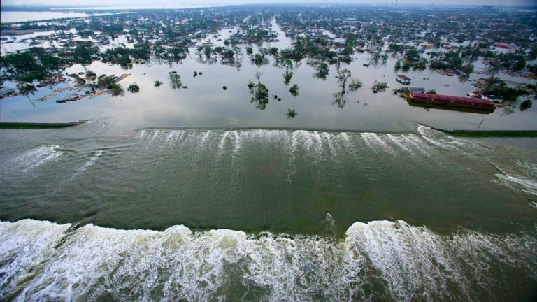 The island of Tahiti is sinking! Flooding blows houses and cars into the ocean