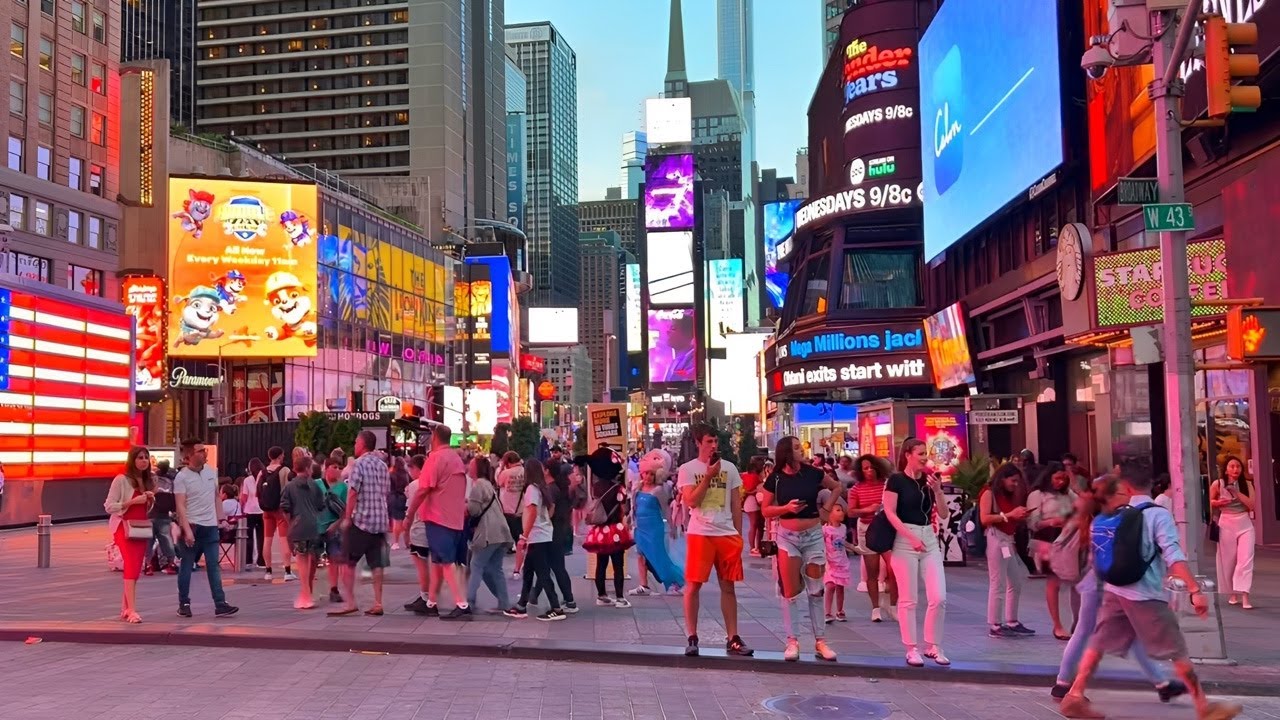 New York City LIVE Midtown Manhattan on Wednesday (August 9, 2023)