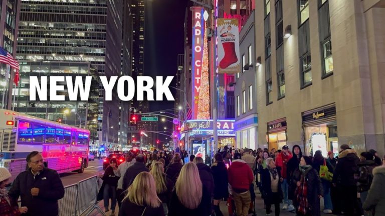 New York City LIVE Manhattan Christmas Walk on Friday (December 15, 2023)